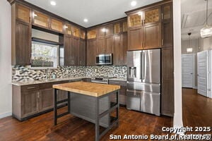 Building Photo - 103 Sample St