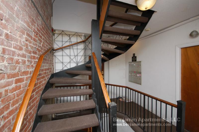 Building Photo - 28 S Huntington Ave