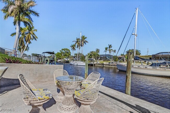 Building Photo - 2823 SE 18th Ave