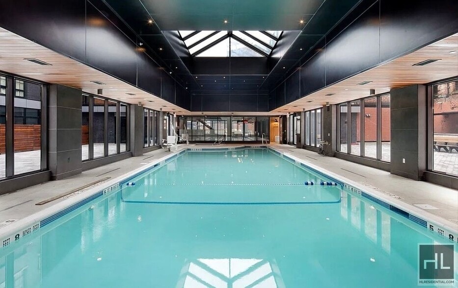 Building Photo - Bruckner Boulevard