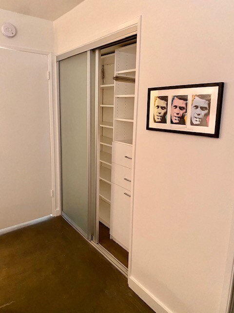 Building Photo - 970 Palm Ave