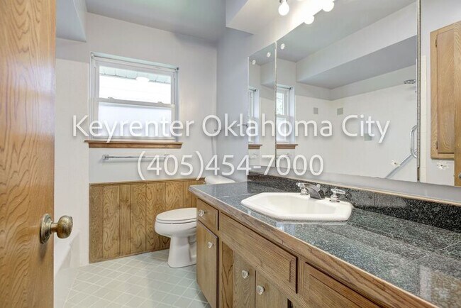 Building Photo - 3632 Sunvalley Dr
