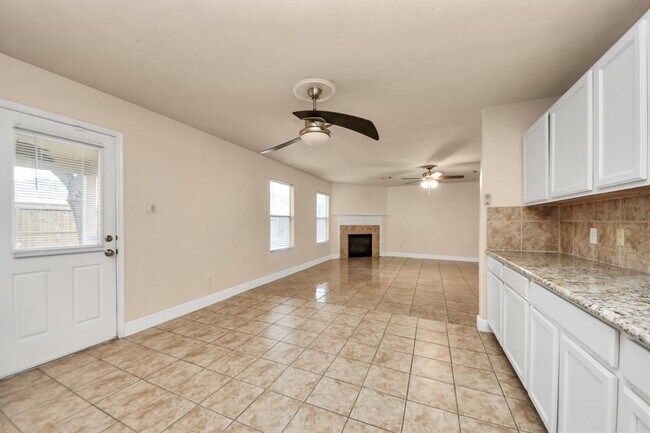 Building Photo - 2515 Knoll Shadows Ln
