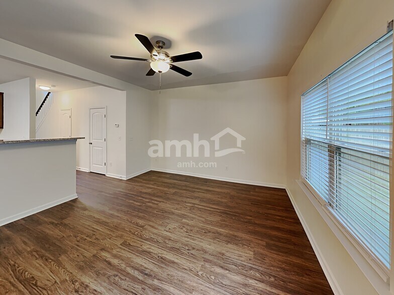 Building Photo - 343 Alcovy Way