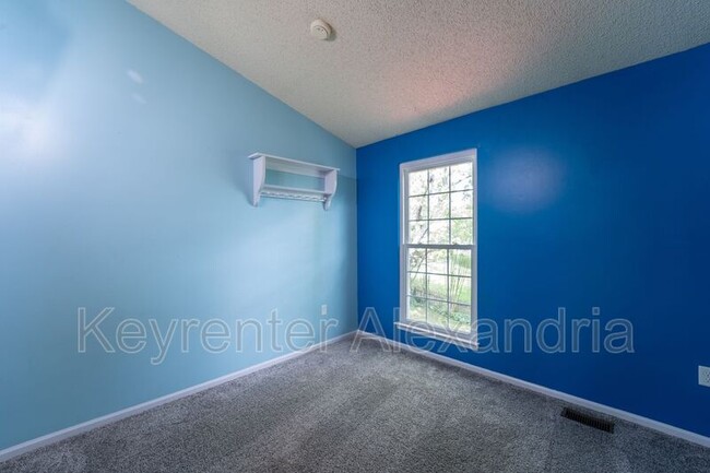 Building Photo - 13183 Oak Farm Dr