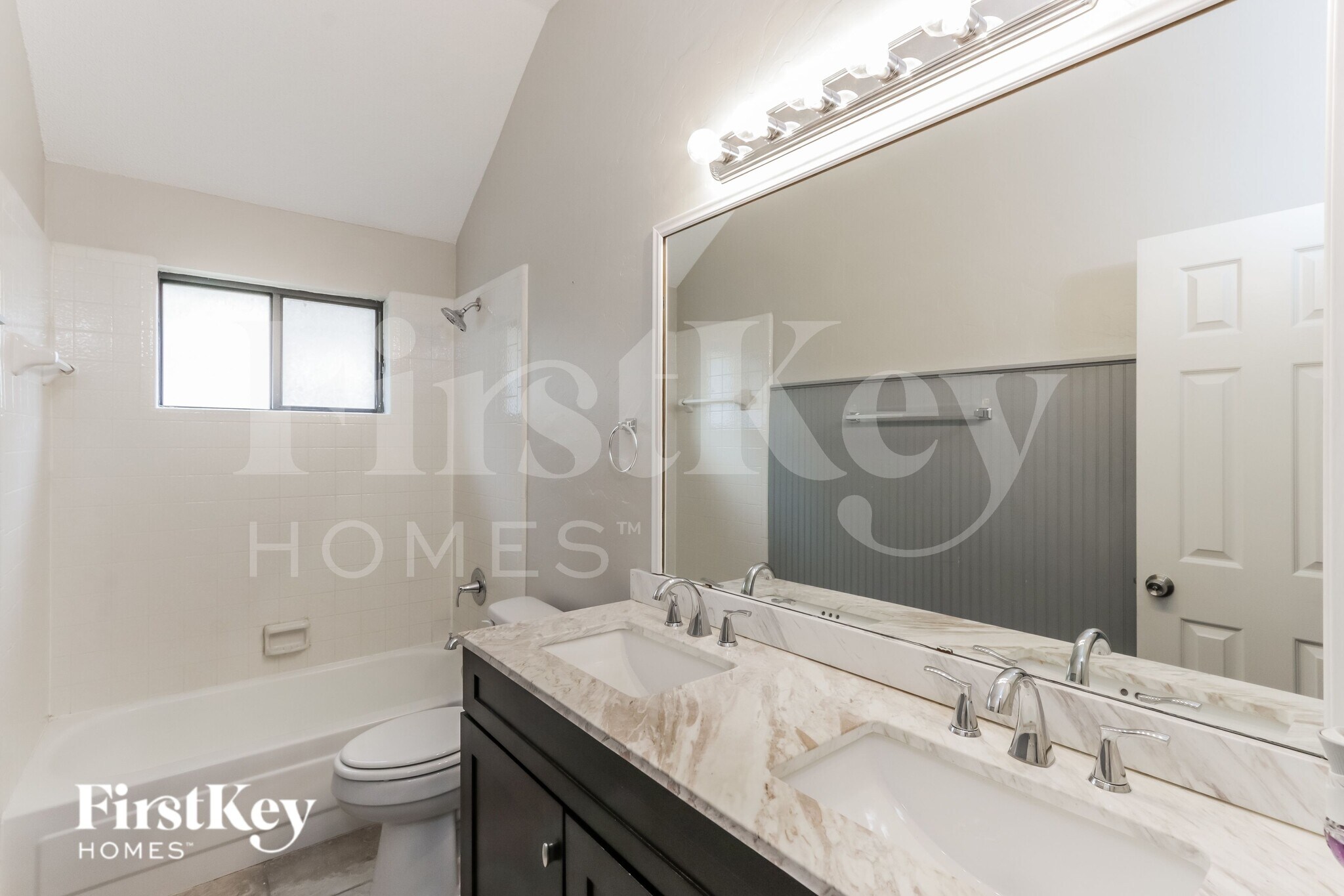 Building Photo - 1008 Micarta Dr