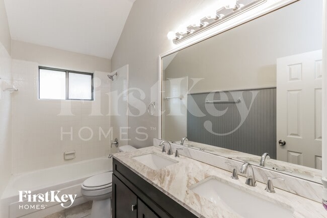 Building Photo - 1008 Micarta Dr