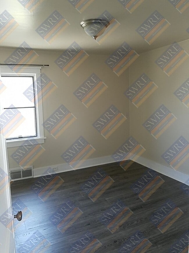 Building Photo - 320 I St