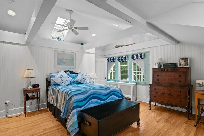 Building Photo - 718 Bellevue Ave