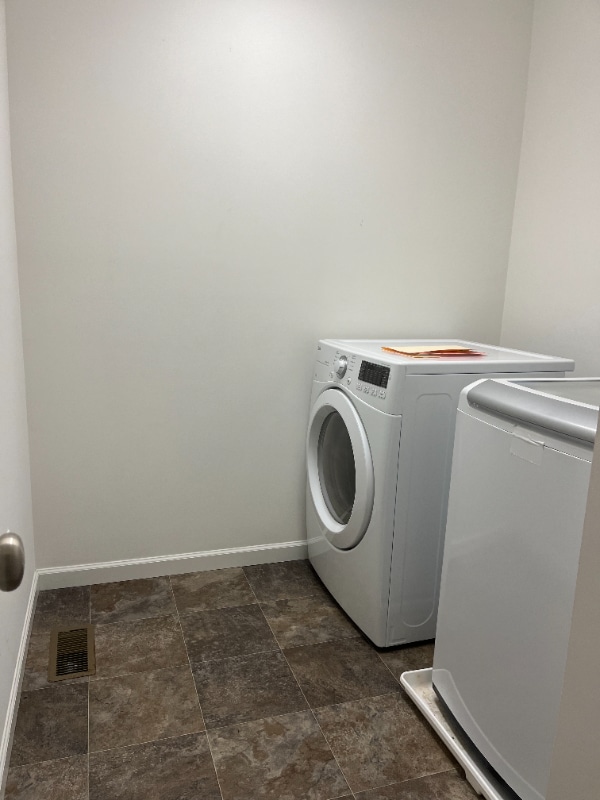 Building Photo - 102 Landover Ct