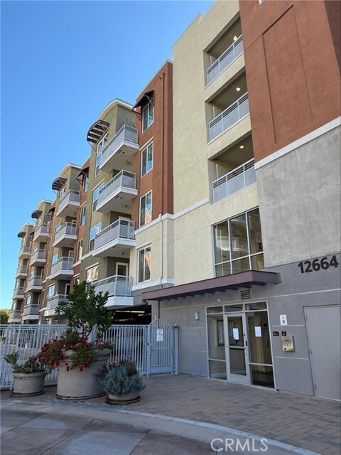 Building Photo - 12664 Chapman Ave