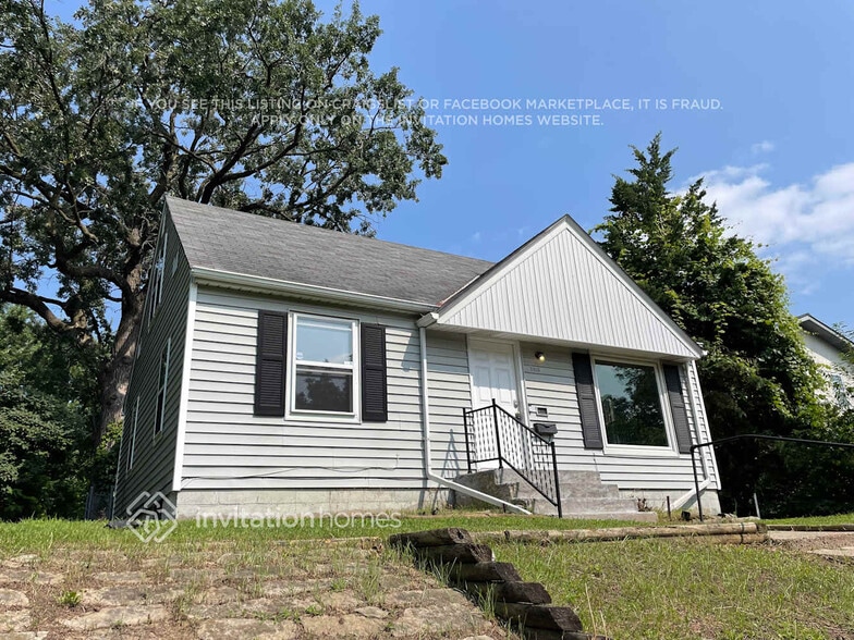 Building Photo - 5513 27th Ave S