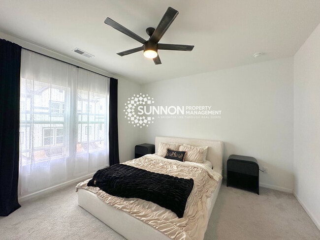 Building Photo - New 3 Bed Townhome in Mineral Springs