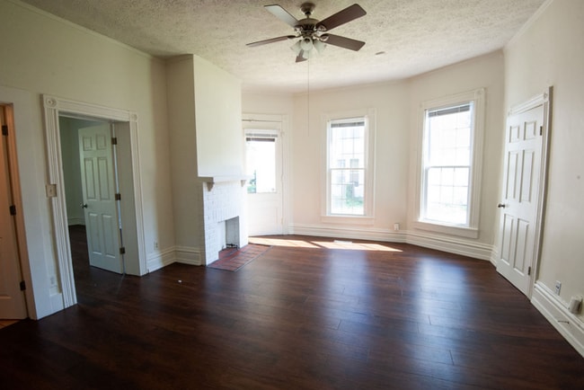 Interior Photo - 515 N. Washington