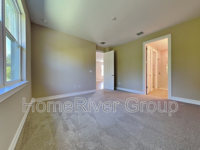 Building Photo - 1098 Enbrook Lp