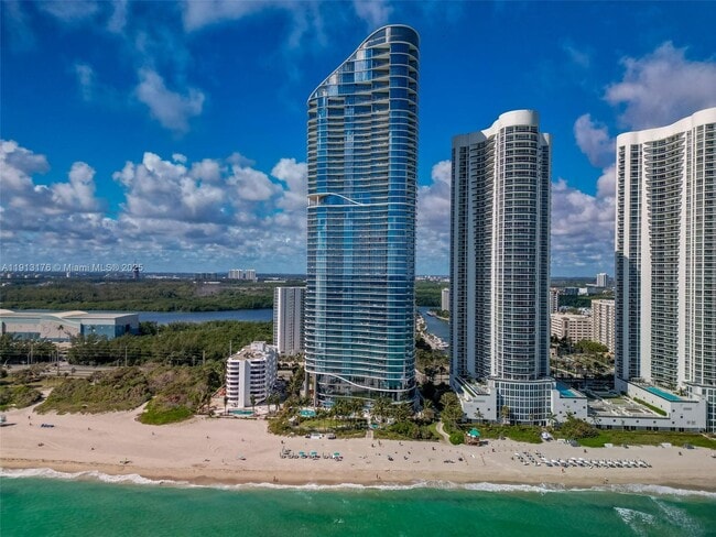 Building Photo - 15701 Collins Ave