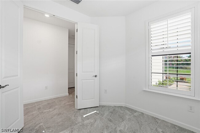 Building Photo - 1645 Serena Ave