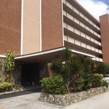 Building Photo - 301 NE 14th Ave