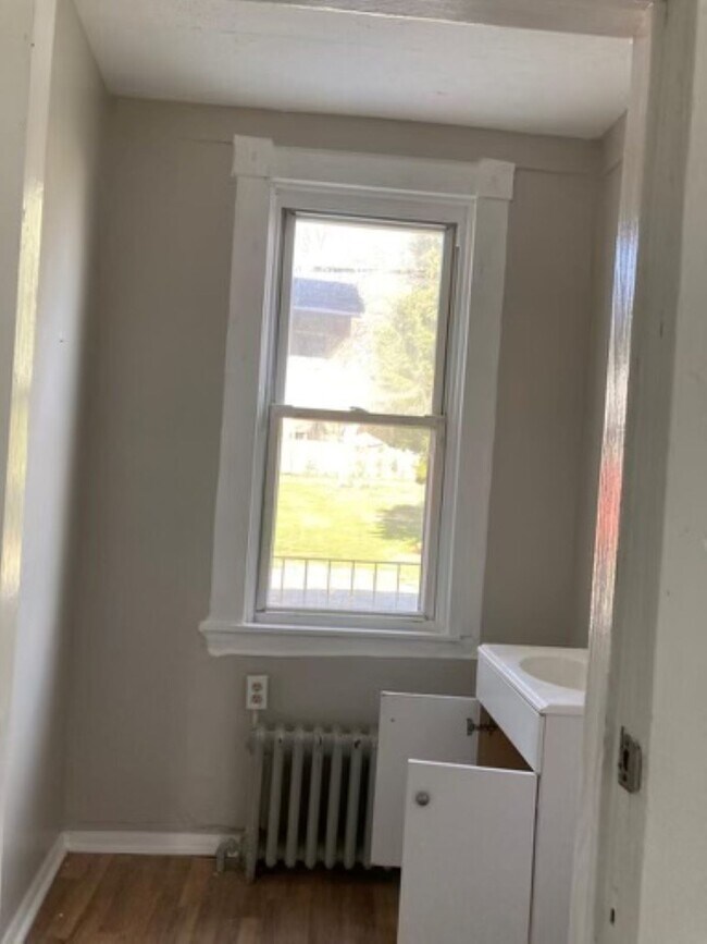 Building Photo - 3608 Howard Park Ave