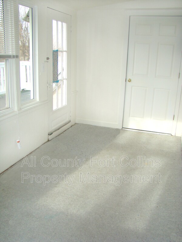 Building Photo - 401 Elm St