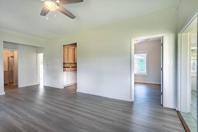 Building Photo - 1716 Mercer Ave