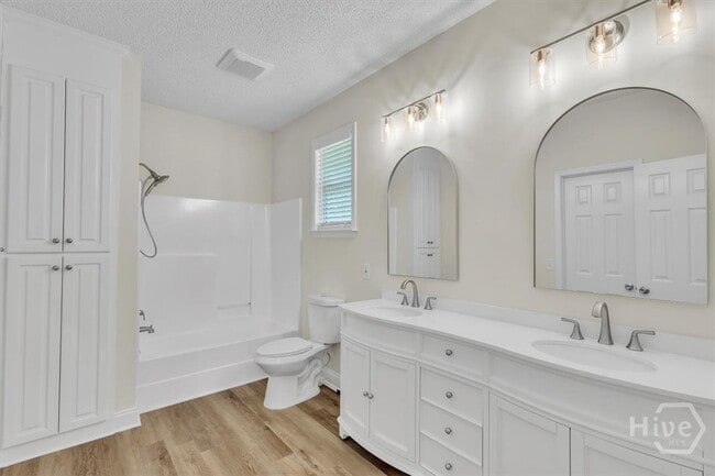 Building Photo - 141 Ivey St