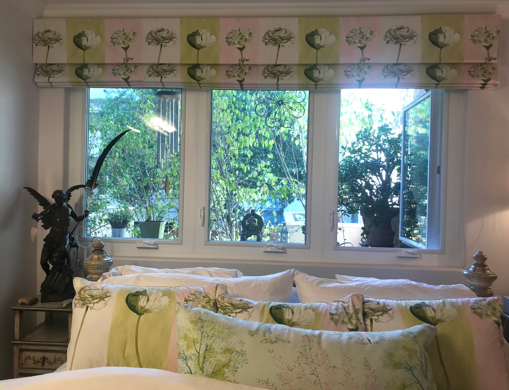 Building Photo - 1345 N Fuller Ave