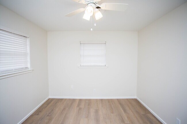 Building Photo - "Charming 3-Bed Retreat in Lubbock with Granite Accents & Spacious Living!"