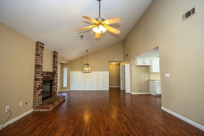 Building Photo - Beautiful 3 Bedroom 2 Bath home in Turlock