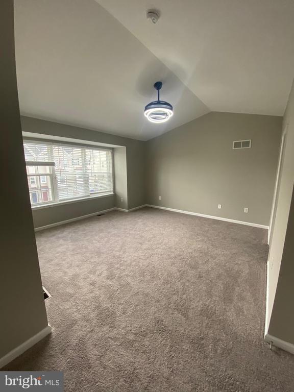 Building Photo - 640 Jacobsen Cir