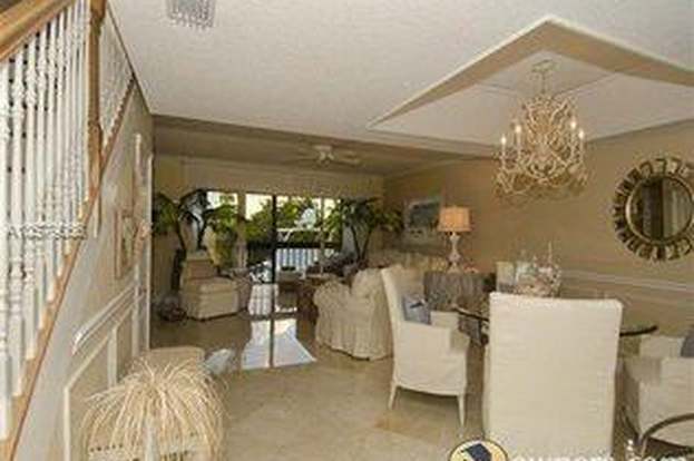 Building Photo - 270 Captains Walk