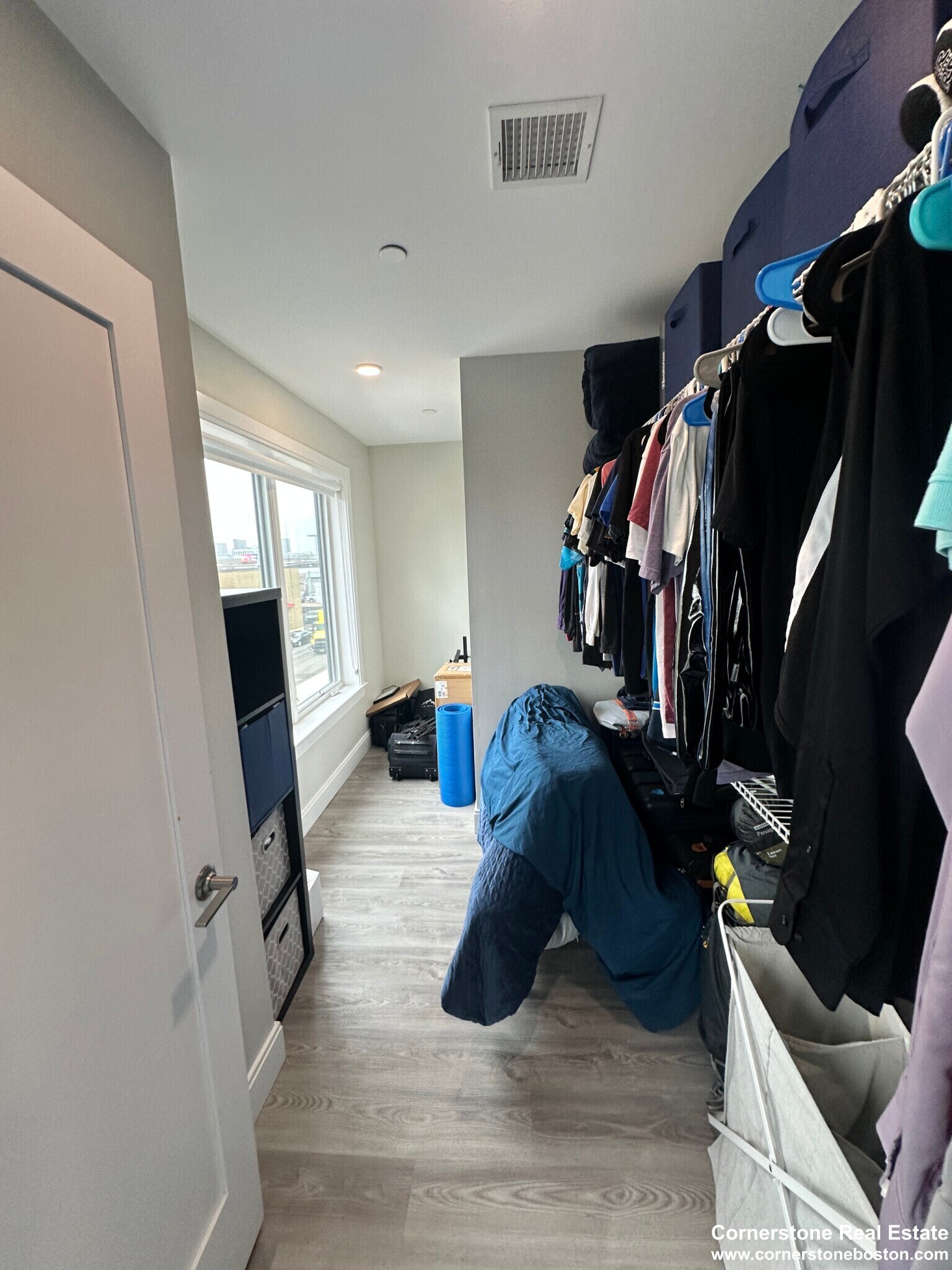 Building Photo - 206 Old Colony Ave