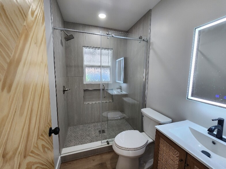 Building Photo - 333 E 61st St