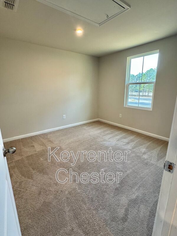 Building Photo - 331 Chanticleer Dr