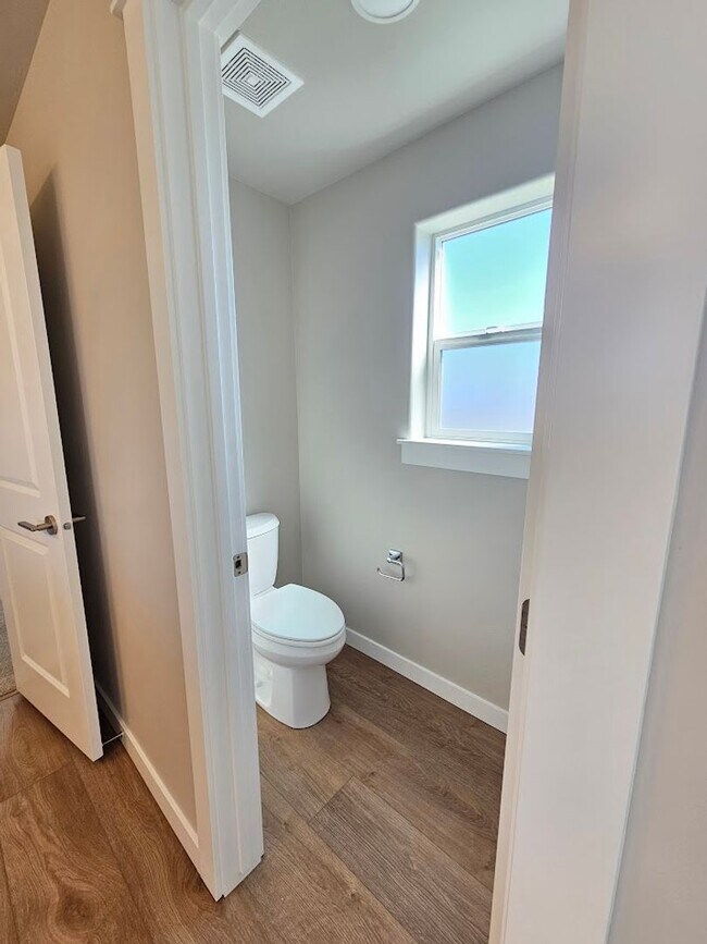 Building Photo - Brand new 3 Bed 2.5 Bath Home- Owyhee Scho...