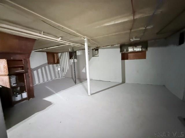 Building Photo - R130 Strayer St