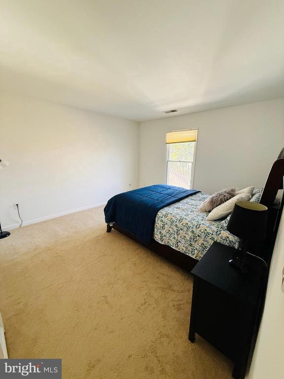 Building Photo - 16108 Kennedy St