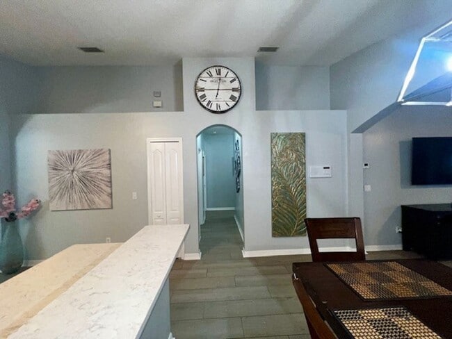 Building Photo - Amazing 4x2 in Lake Nona!! Gated Nona Crest! All tile flooring!! 2 car garage!