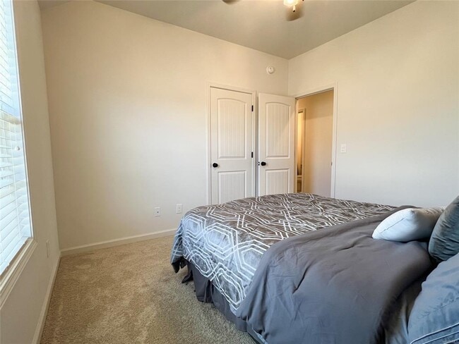 Building Photo - 901 Hedgefield Way