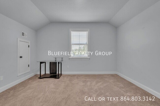 Building Photo - 2 Winding Rock Rd