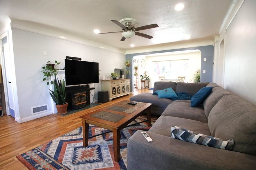 Building Photo - 3104 Barge St