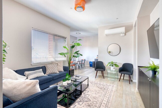 Building Photo - 1428 SE 19th Ave