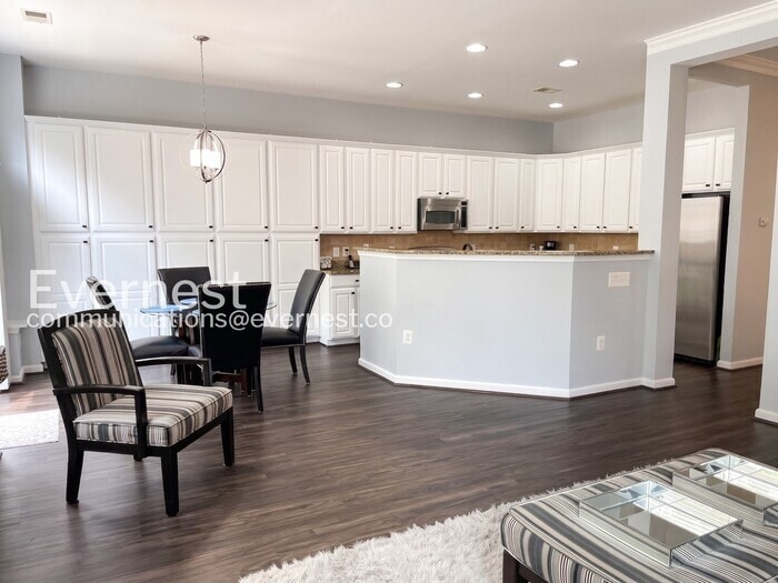 Building Photo - 8353 Middle Ruddings Dr