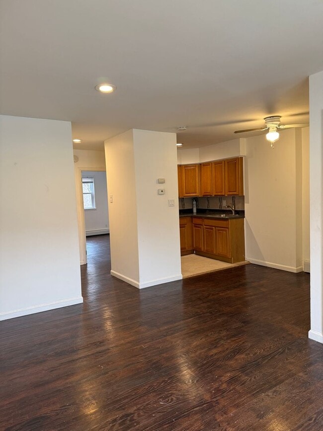 Building Photo - 720 Pine St