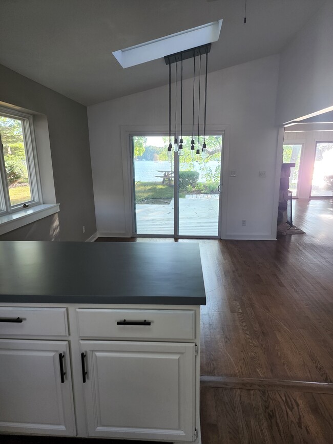 dining room - 4400 Clifford Rd