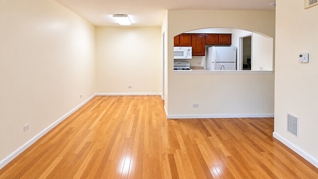 Building Photo - 329 Grissom Ct