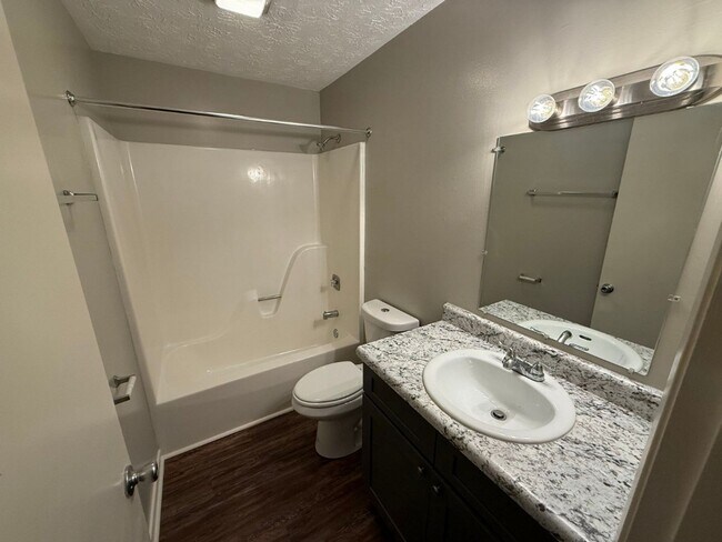 Building Photo - 8721 Gleason Dr