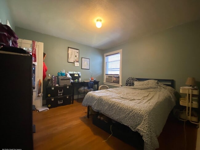 Building Photo - Beautiful Highland Park townhome