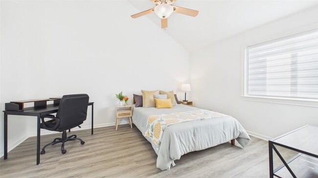 Building Photo - 1211 Jackson Blvd