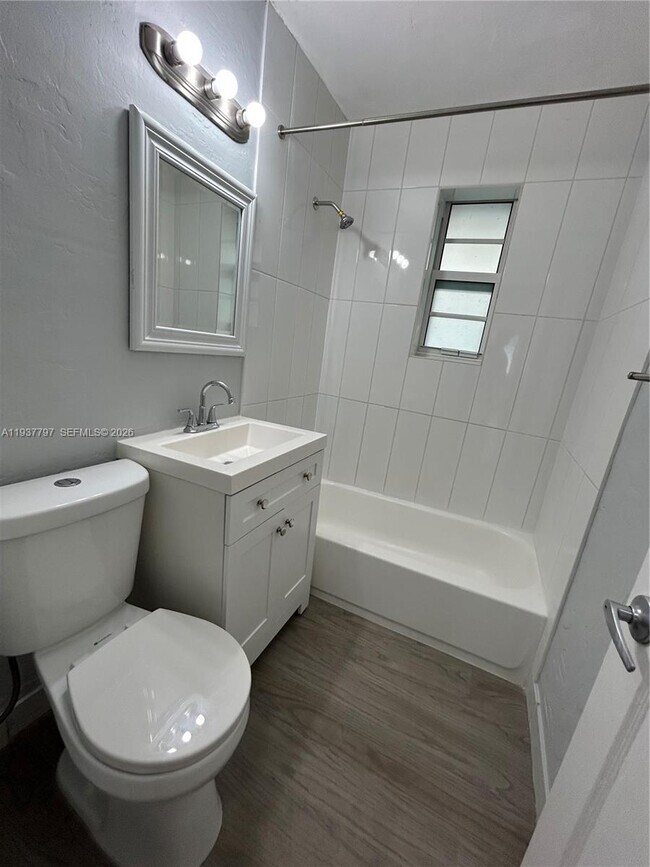 Building Photo - 1005 Pennsylvania Ave